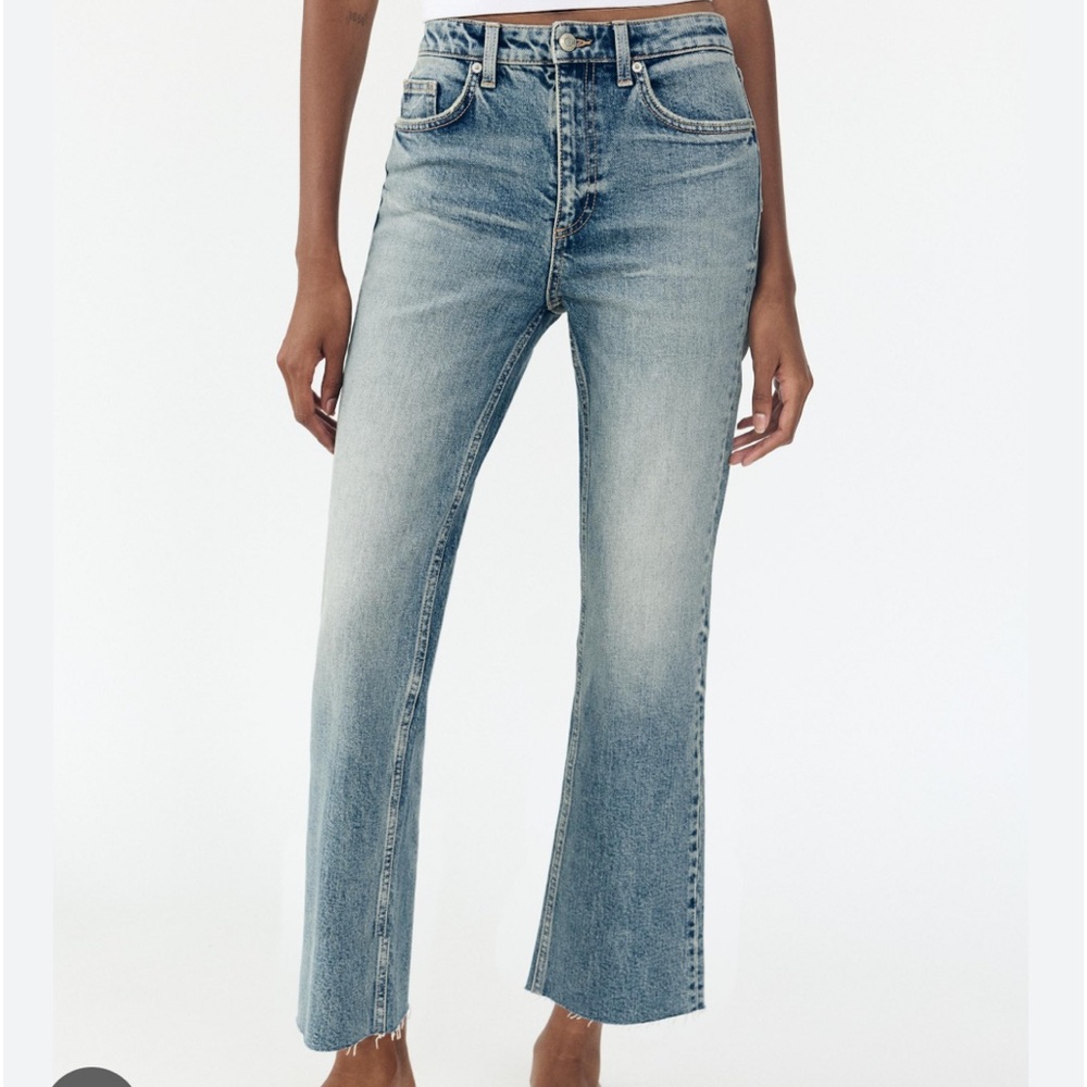 Zara light wash cropped jeans